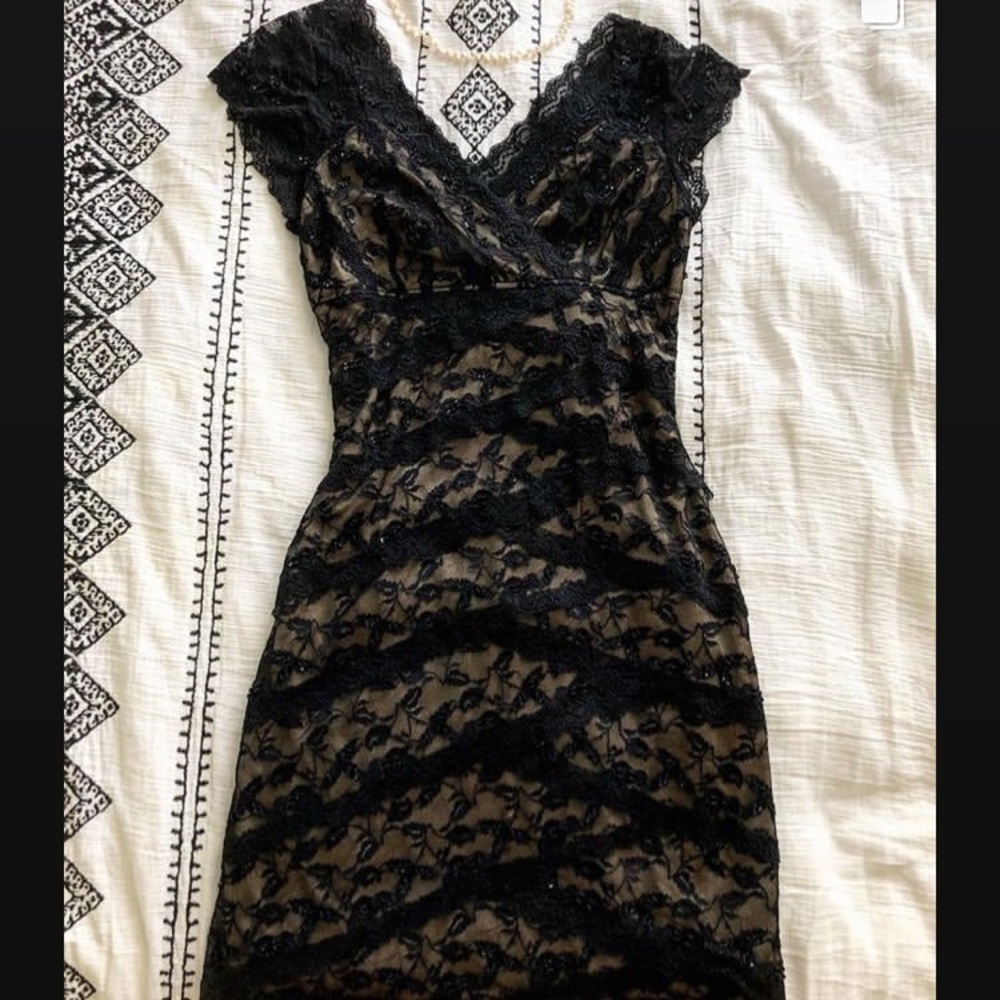 Hand embellished black lace formal dress🤩